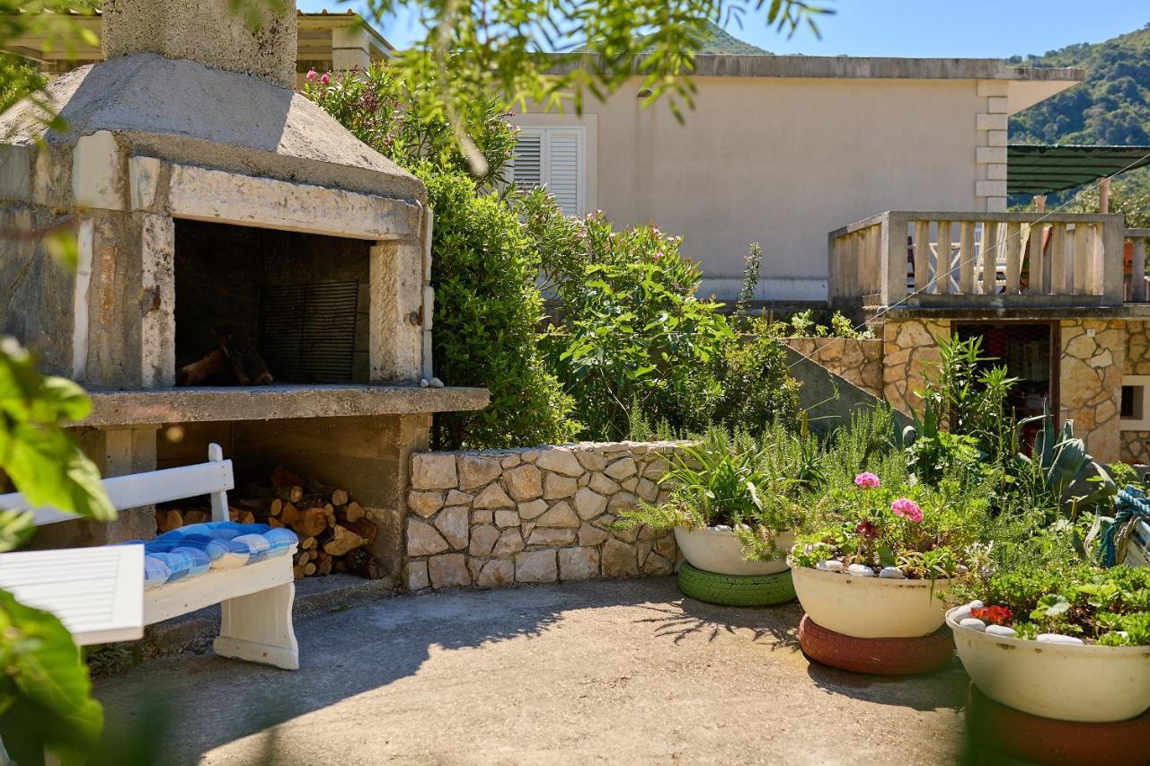 Studio Dolores-Apartment By The Sea Maranovići エクステリア 写真
