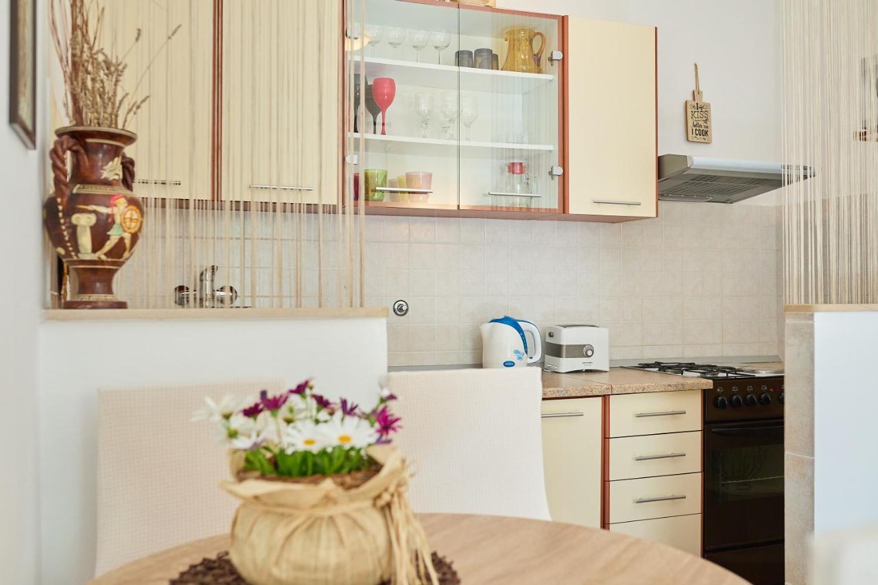 Studio Dolores-Apartment By The Sea Maranovići エクステリア 写真